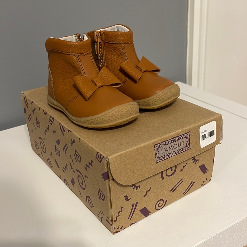 NEW L’Amour Hilary Bow Boots